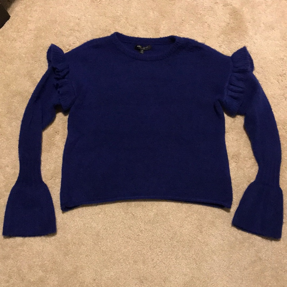 NWT Romeo+Juliet Couture Bell Sleeve Sweater Top